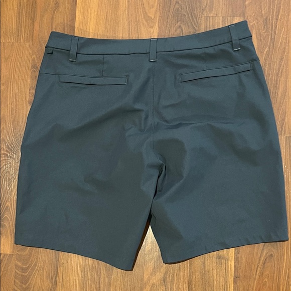 lululemon athletica Men's Dark Gray Flat Front Shorts - Picture 2 of 4